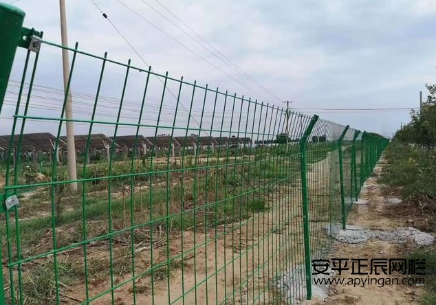 http://www.3599999.cn光伏場區護欄網
