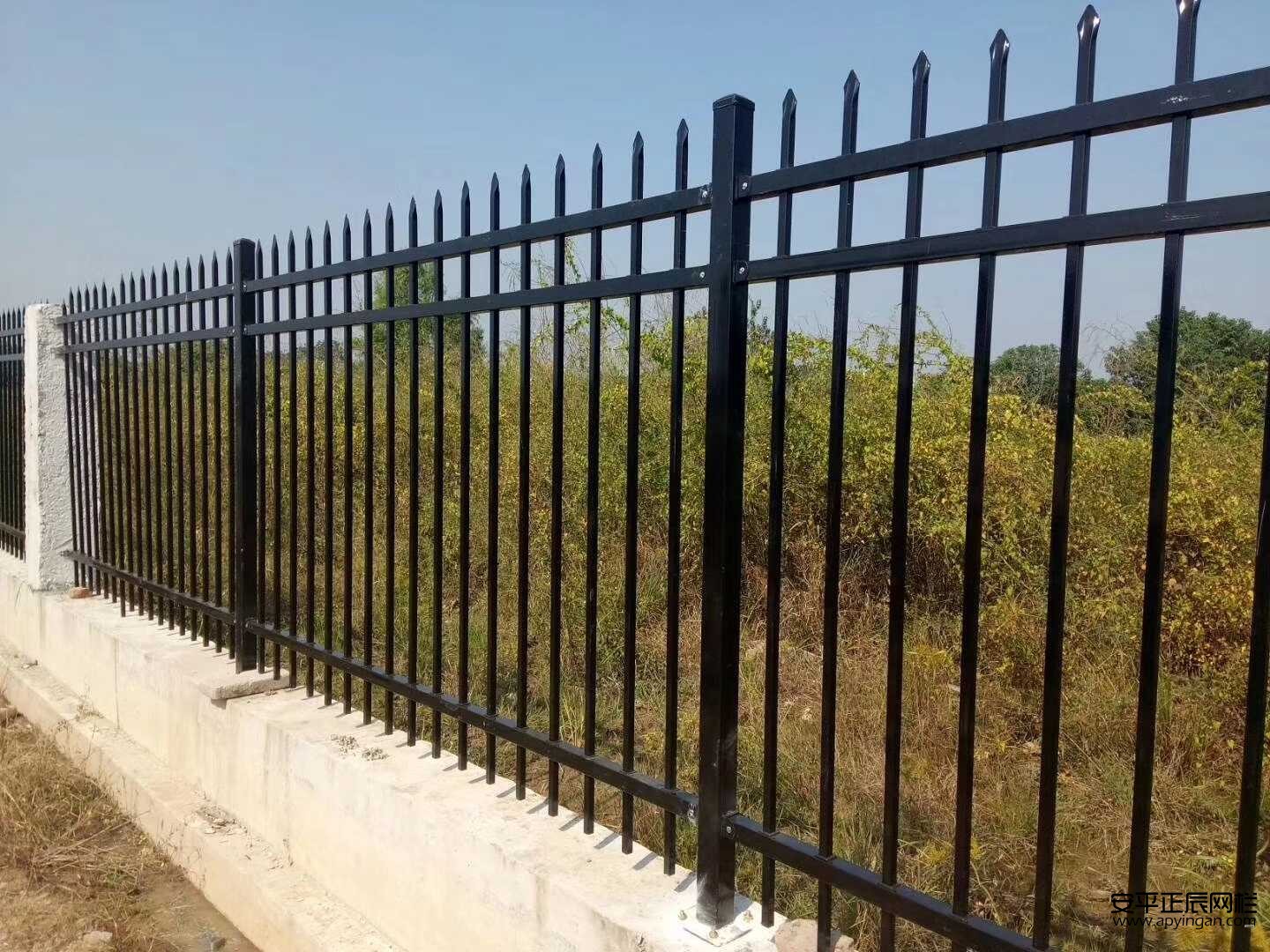 圍墻護欄