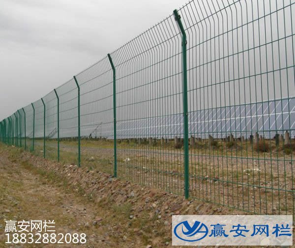 鐵絲網圍欄