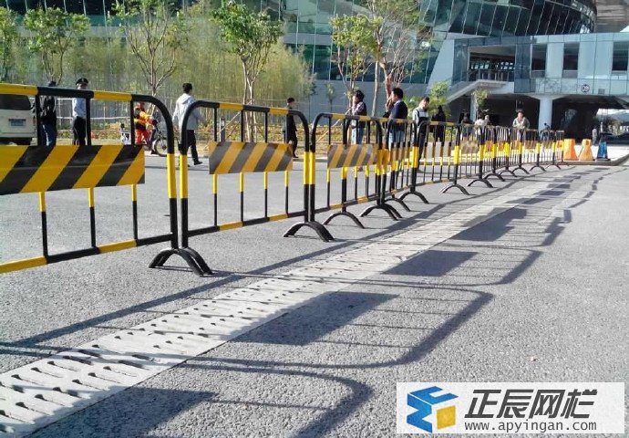 鐵馬護(hù)欄