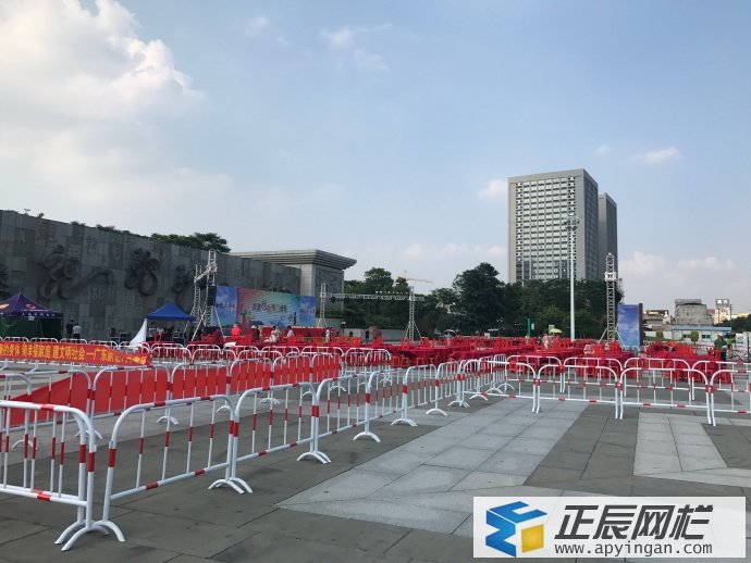鐵馬護(hù)欄