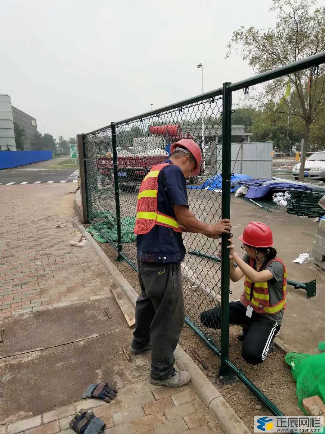 勾花網護欄圖片